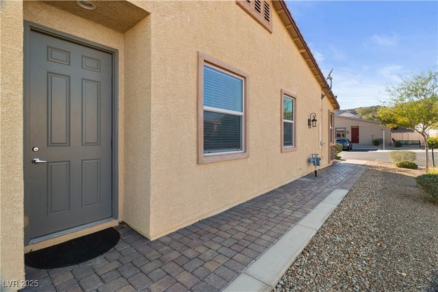 2722 Chinaberry Hill Street, Laughlin, NV 89029