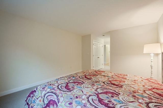 26 Holly Ln 3E, Brookline, MA 02467