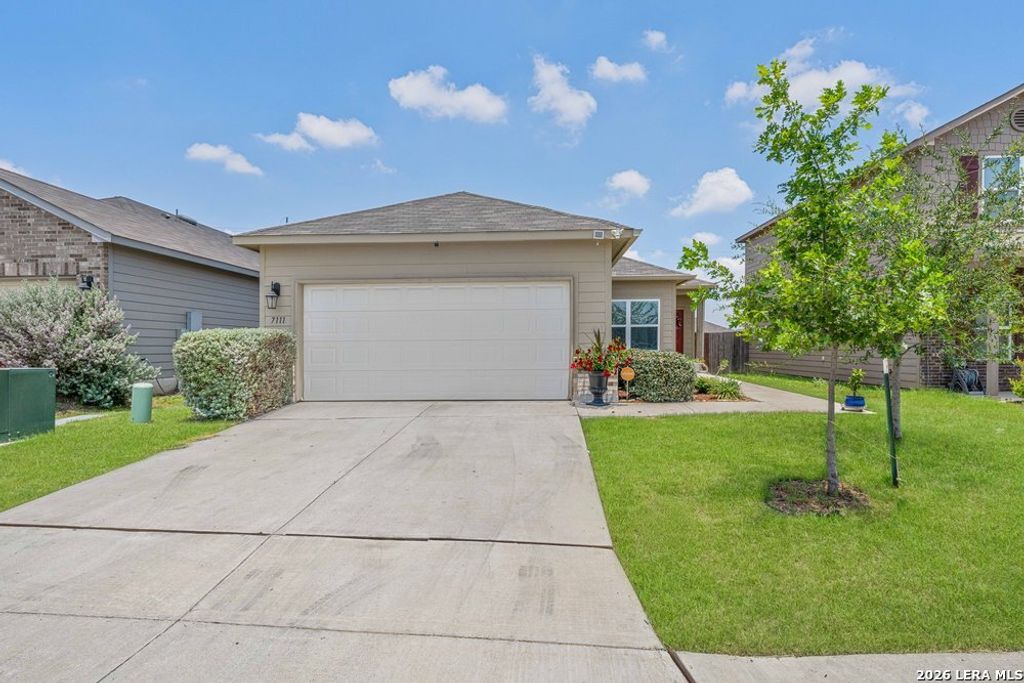 7111 Azure Waters, Converse, TX 78109