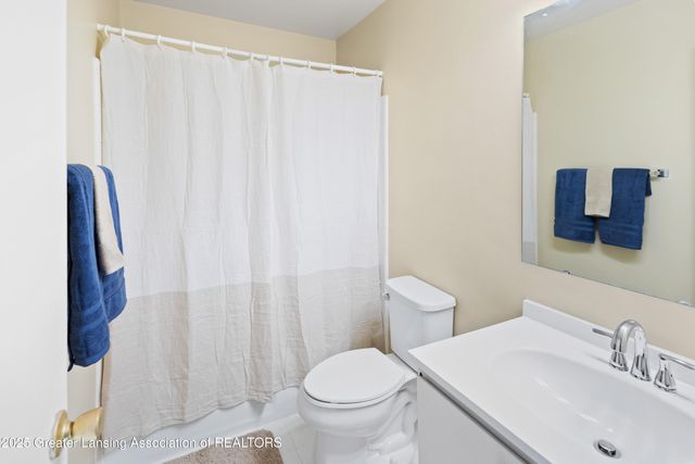 5953 Village Drive, Haslett, MI 48840