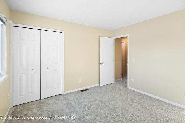 5953 Village Drive, Haslett, MI 48840