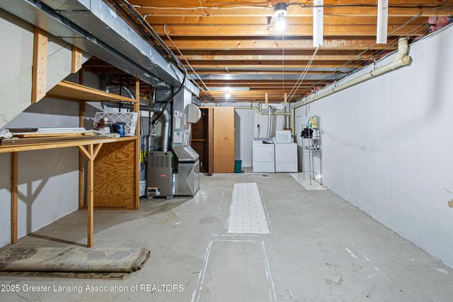 5953 Village Drive, Haslett, MI 48840