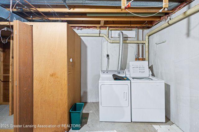 5953 Village Drive, Haslett, MI 48840