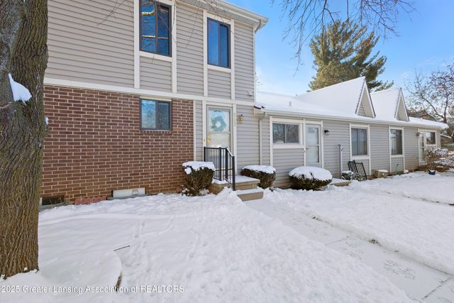 5953 Village Drive, Haslett, MI 48840