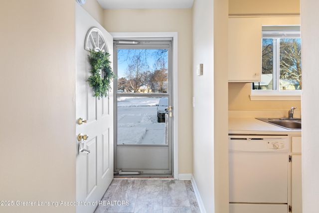 5953 Village Drive, Haslett, MI 48840