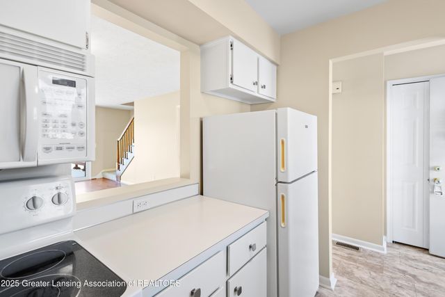 5953 Village Drive, Haslett, MI 48840