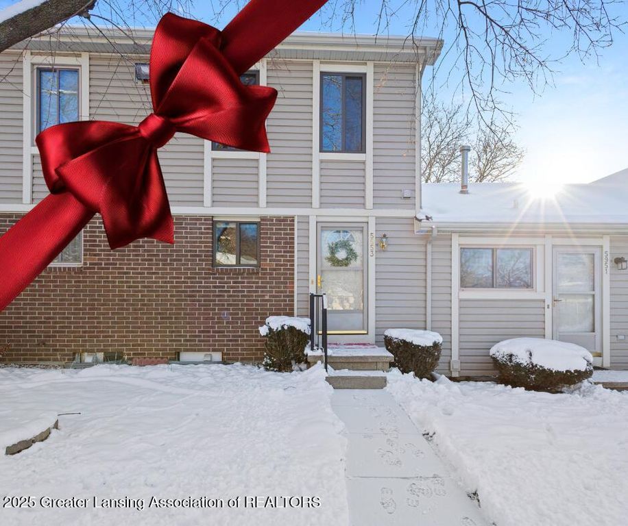 5953 Village Drive, Haslett, MI 48840