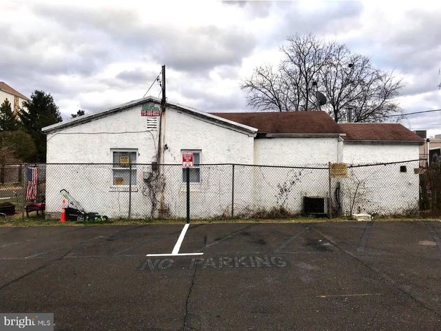 2446 GREGG ST, Philadelphia, PA 19114