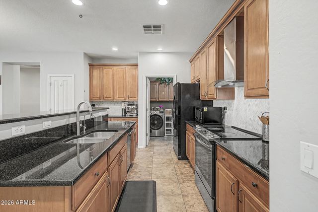 5318 W BEAUTIFUL Lane, Laveen, AZ 85339