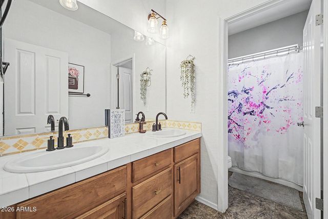 5318 W BEAUTIFUL Lane, Laveen, AZ 85339