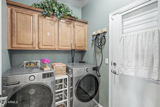 5318 W BEAUTIFUL Lane, Laveen, AZ 85339