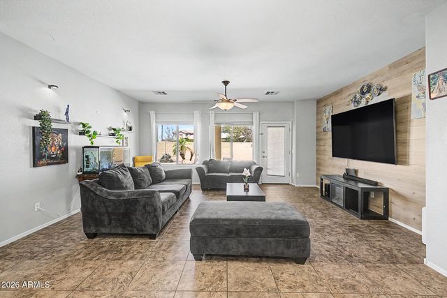 5318 W BEAUTIFUL Lane, Laveen, AZ 85339