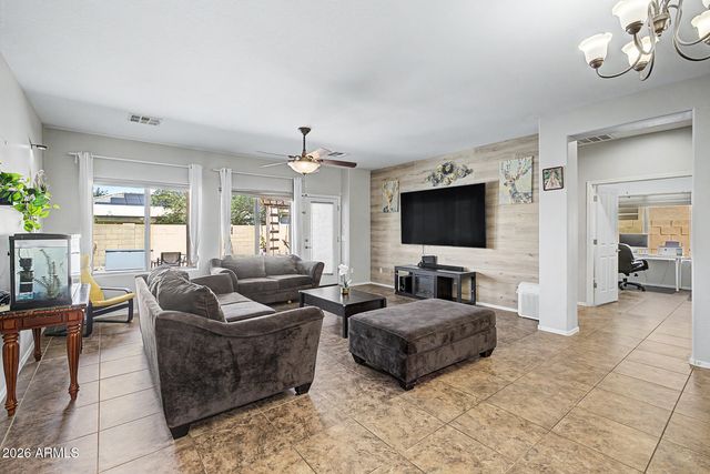 5318 W BEAUTIFUL Lane, Laveen, AZ 85339