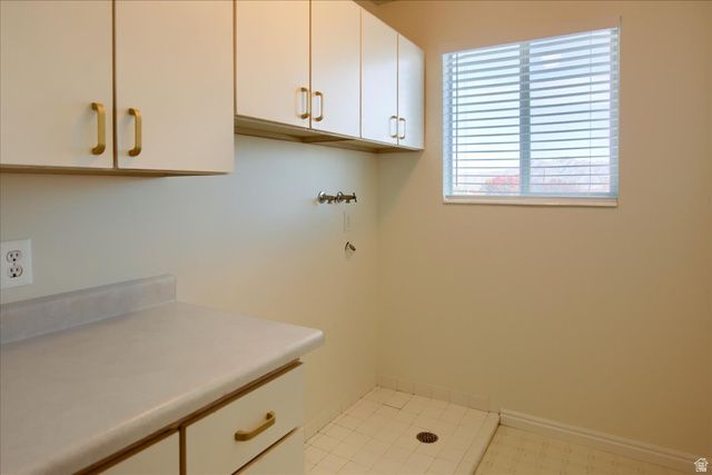 9941 S BIRNAM WOODS WAY, South Jordan, UT 84009