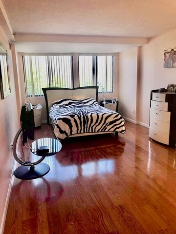 1731 Beacon 316, Brookline, MA 02445