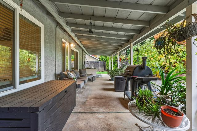 120 Stoney Hill Dr, Folsom, CA 95630