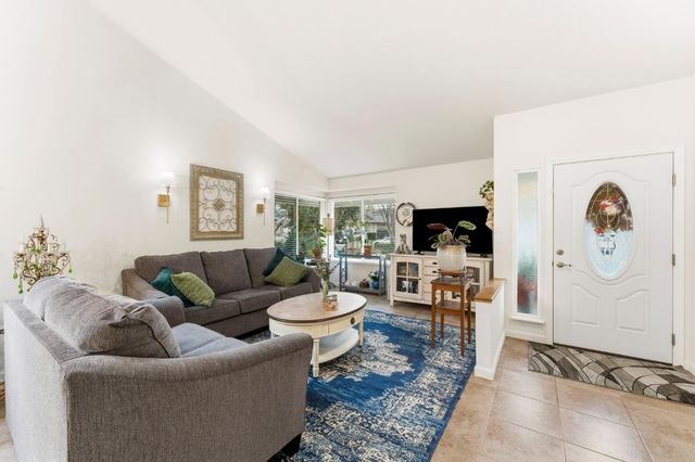 120 Stoney Hill Dr, Folsom, CA 95630