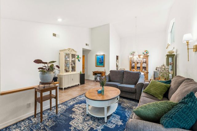 120 Stoney Hill Dr, Folsom, CA 95630