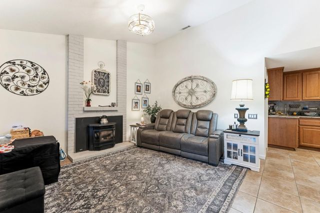 120 Stoney Hill Dr, Folsom, CA 95630