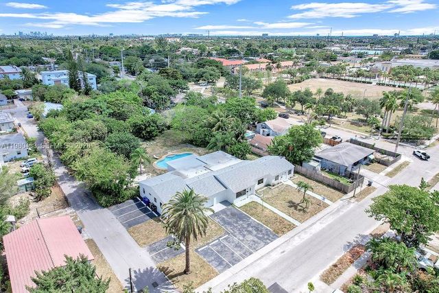 2415 Pierce St -, Hollywood, FL 33020