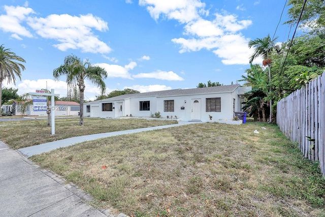 2415 Pierce St -, Hollywood, FL 33020