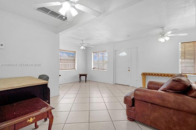 2415 Pierce St -, Hollywood, FL 33020