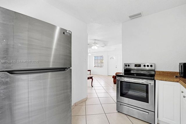 2415 Pierce St -, Hollywood, FL 33020