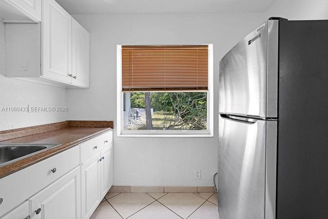 2415 Pierce St -, Hollywood, FL 33020