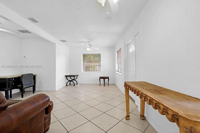 2415 Pierce St -, Hollywood, FL 33020
