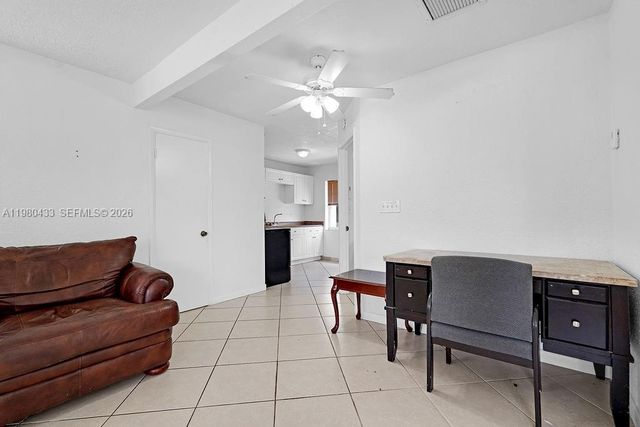 2415 Pierce St -, Hollywood, FL 33020