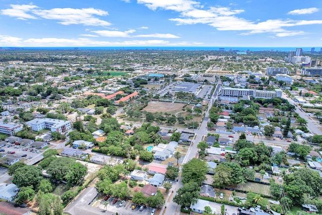 2415 Pierce St -, Hollywood, FL 33020