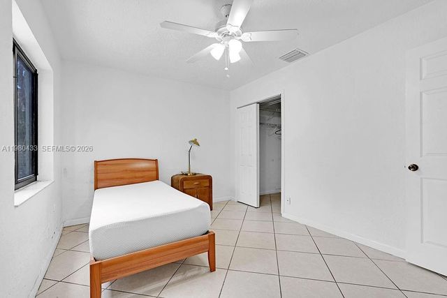 2415 Pierce St -, Hollywood, FL 33020