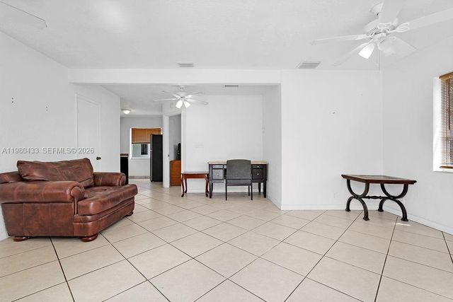 2415 Pierce St -, Hollywood, FL 33020