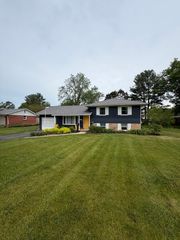 723 E FRANKLIN Street, Rockton, IL 61072