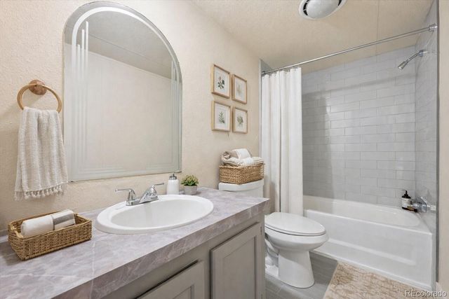 2551 W 92nd Avenue, Denver, CO 80260