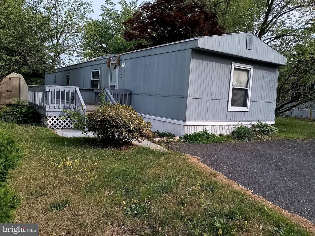 226 TRUMAN AVE, Williamstown, NJ 08094