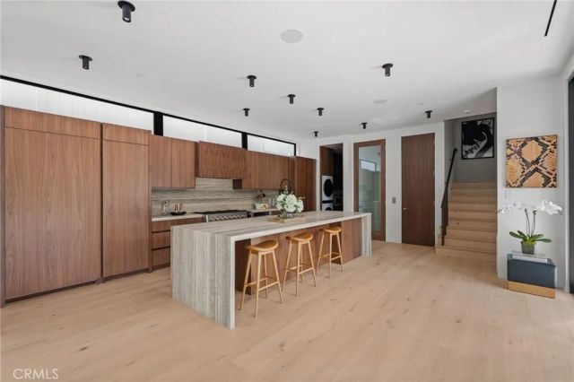 400 Heliotrope, Corona Del Mar, CA 92625