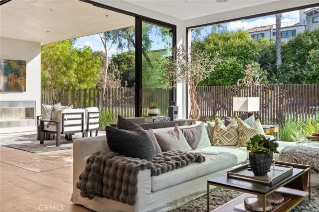 400 Heliotrope, Corona Del Mar, CA 92625