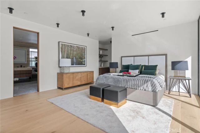 400 Heliotrope, Corona Del Mar, CA 92625