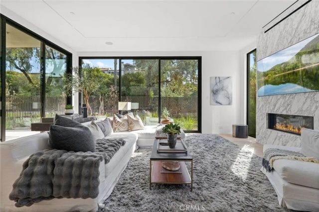 400 Heliotrope, Corona Del Mar, CA 92625