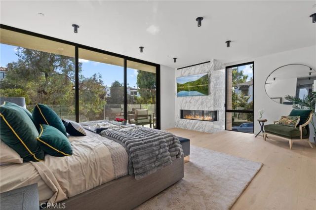 400 Heliotrope, Corona Del Mar, CA 92625