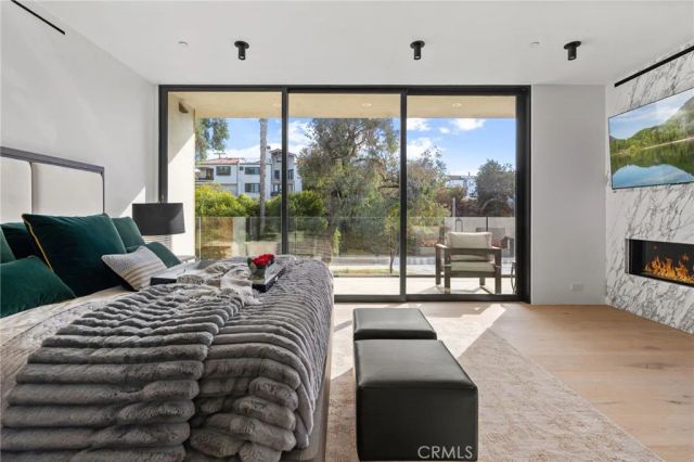 400 Heliotrope, Corona Del Mar, CA 92625
