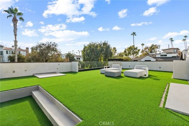 400 Heliotrope, Corona Del Mar, CA 92625