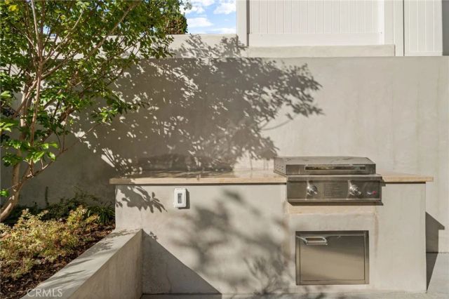 400 Heliotrope, Corona Del Mar, CA 92625