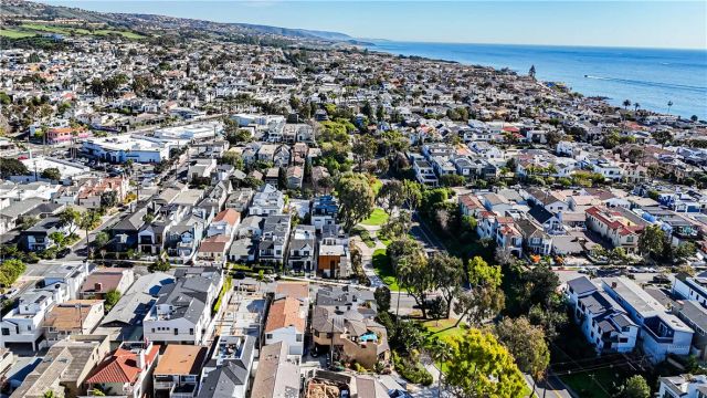 400 Heliotrope, Corona Del Mar, CA 92625
