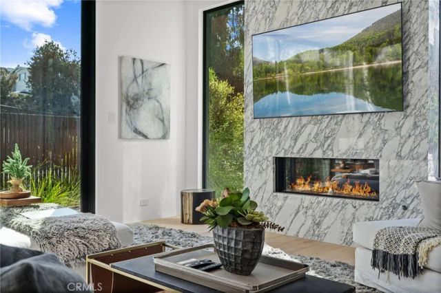 400 Heliotrope, Corona Del Mar, CA 92625