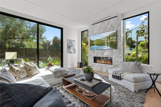 400 Heliotrope, Corona Del Mar, CA 92625