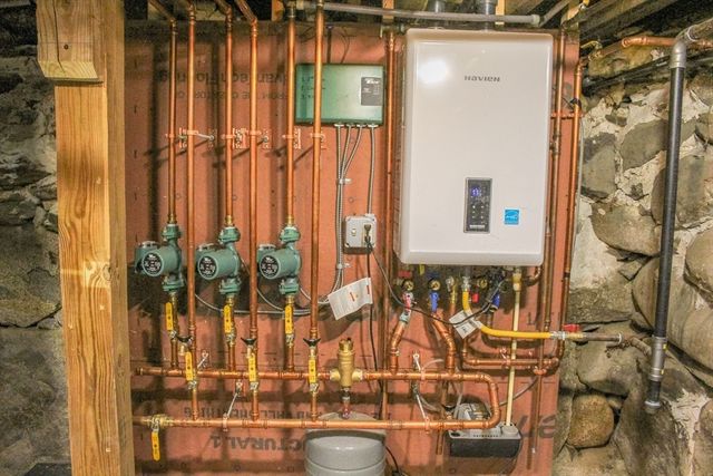 535 Prospect St, West Boylston, MA 01583