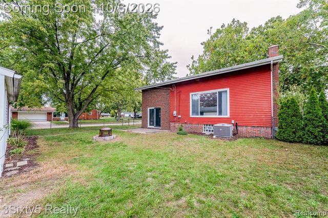 19495 Osmus Street, Livonia, MI 48152