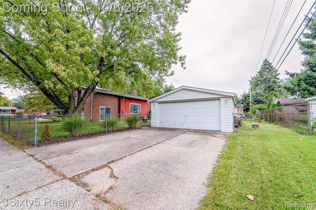 19495 Osmus Street, Livonia, MI 48152